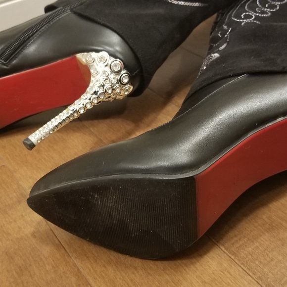 Beaded boots size 8.5 (CDN) - Picture 2 of 4